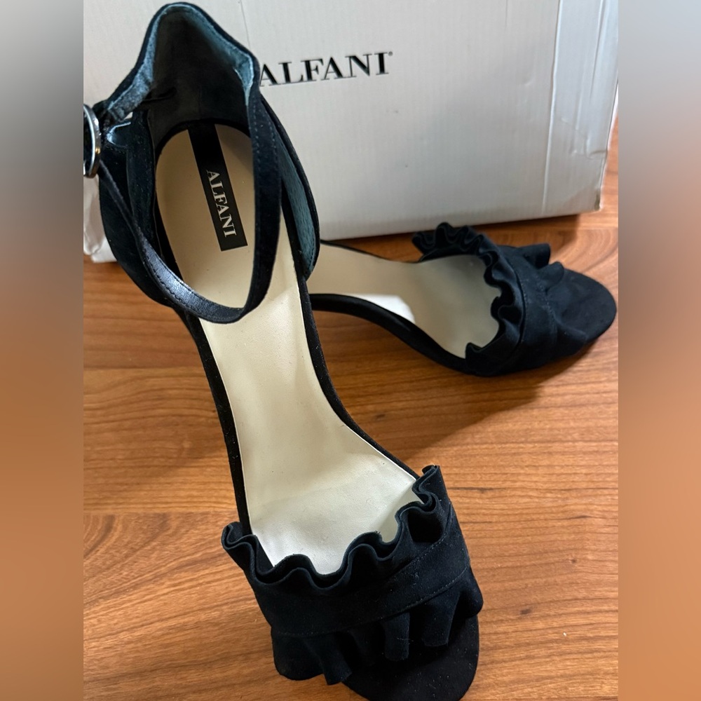 Alfani Black Heeled Ruffle Shoes